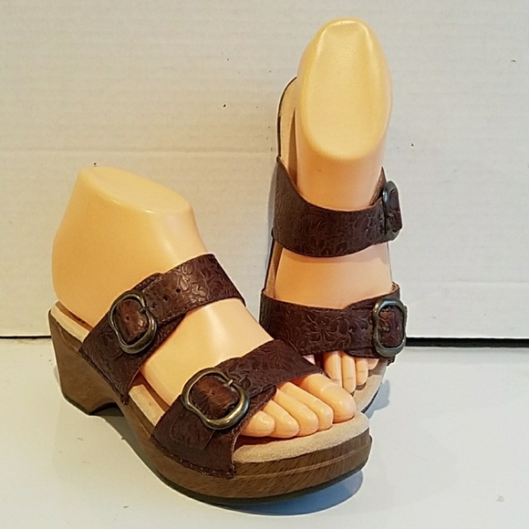 Dansko Shoes - DANSKO SLIDE STYLE BROWN LEATHER SANDALS (sz 5)